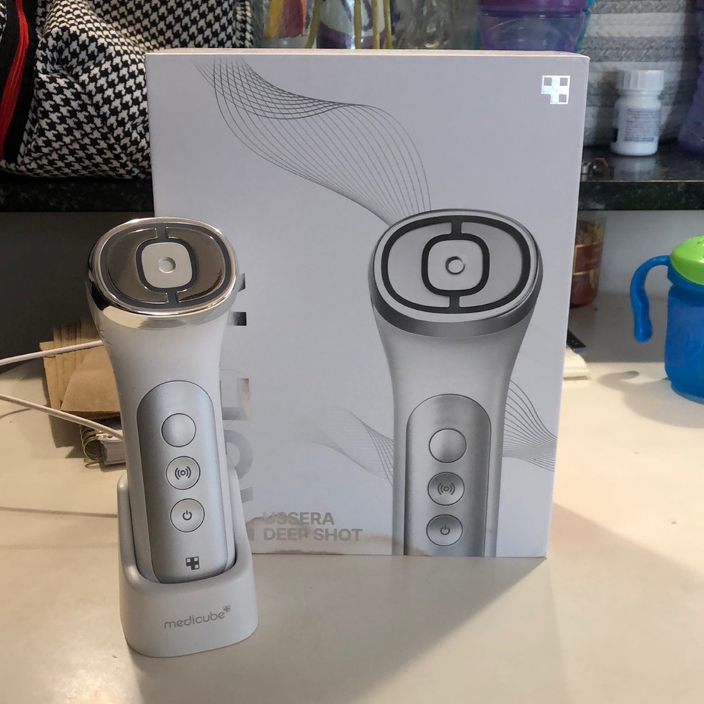 AGE-R Ussera Deep Shot by Medicube - Collagen Production Skin Tool